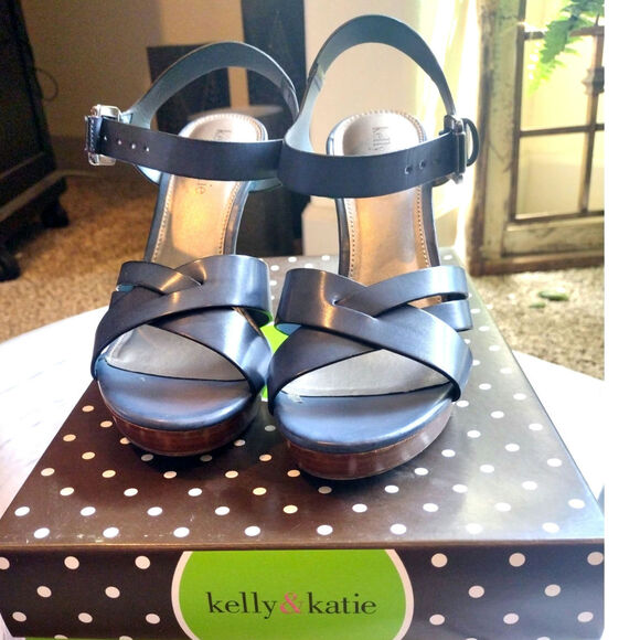 💸$14 Kelly & Katie Women's 6.5 M High Heel Ophelia Charcoal Grey Leather NWT - Picture 1 of 5